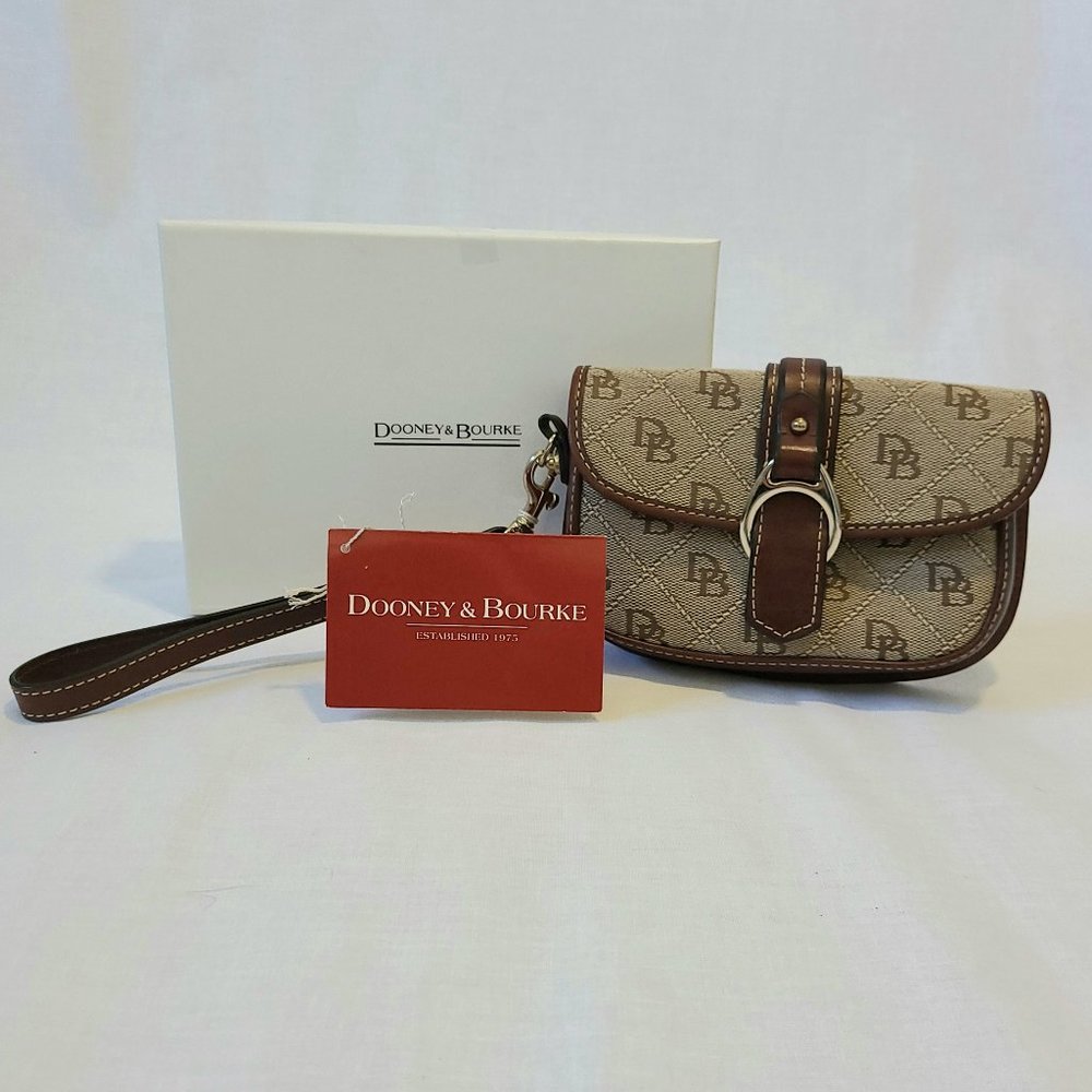 NWT Dooney & Bourke Wristlet